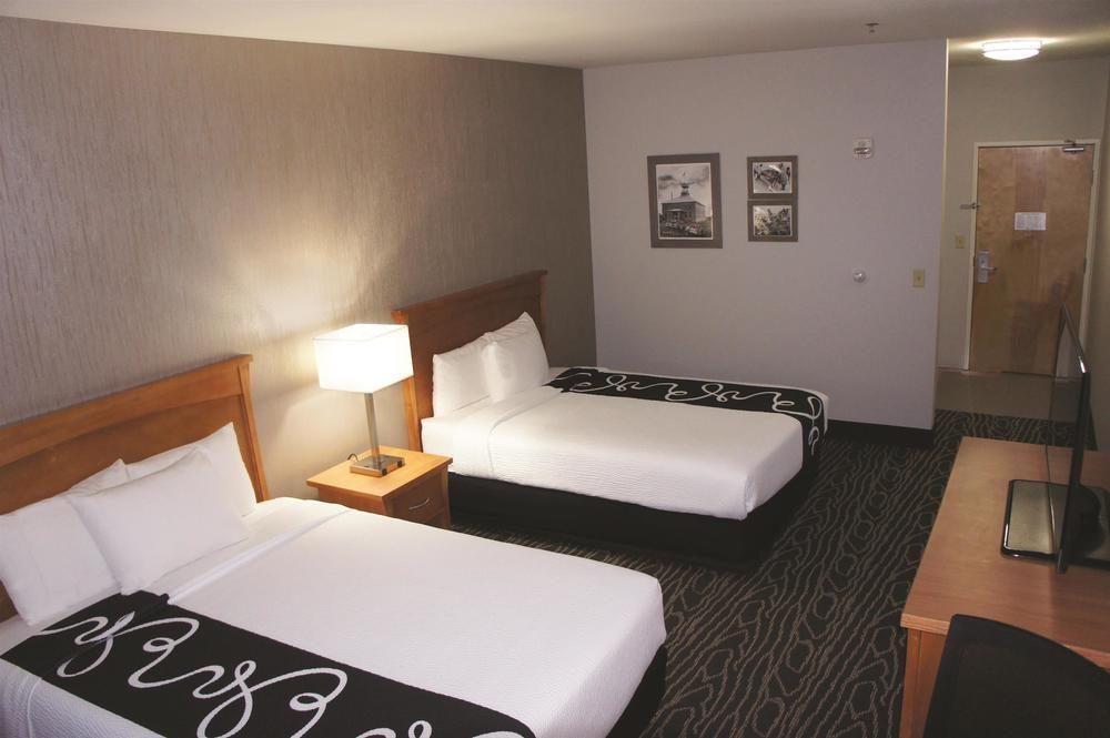 La Quinta By Wyndham Fairbanks Airport Hotel Buitenkant foto